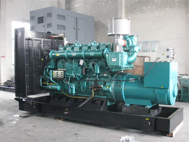 石河子200KW 柴油发电机的油耗是多少？
