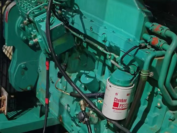 石河子如何确定新的发电机组控制系统是否与原系统兼容？